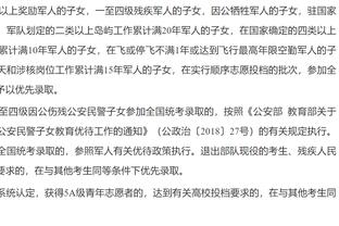 经典永不过时！09年C罗和卡卡的圣诞祝福，太帅了？